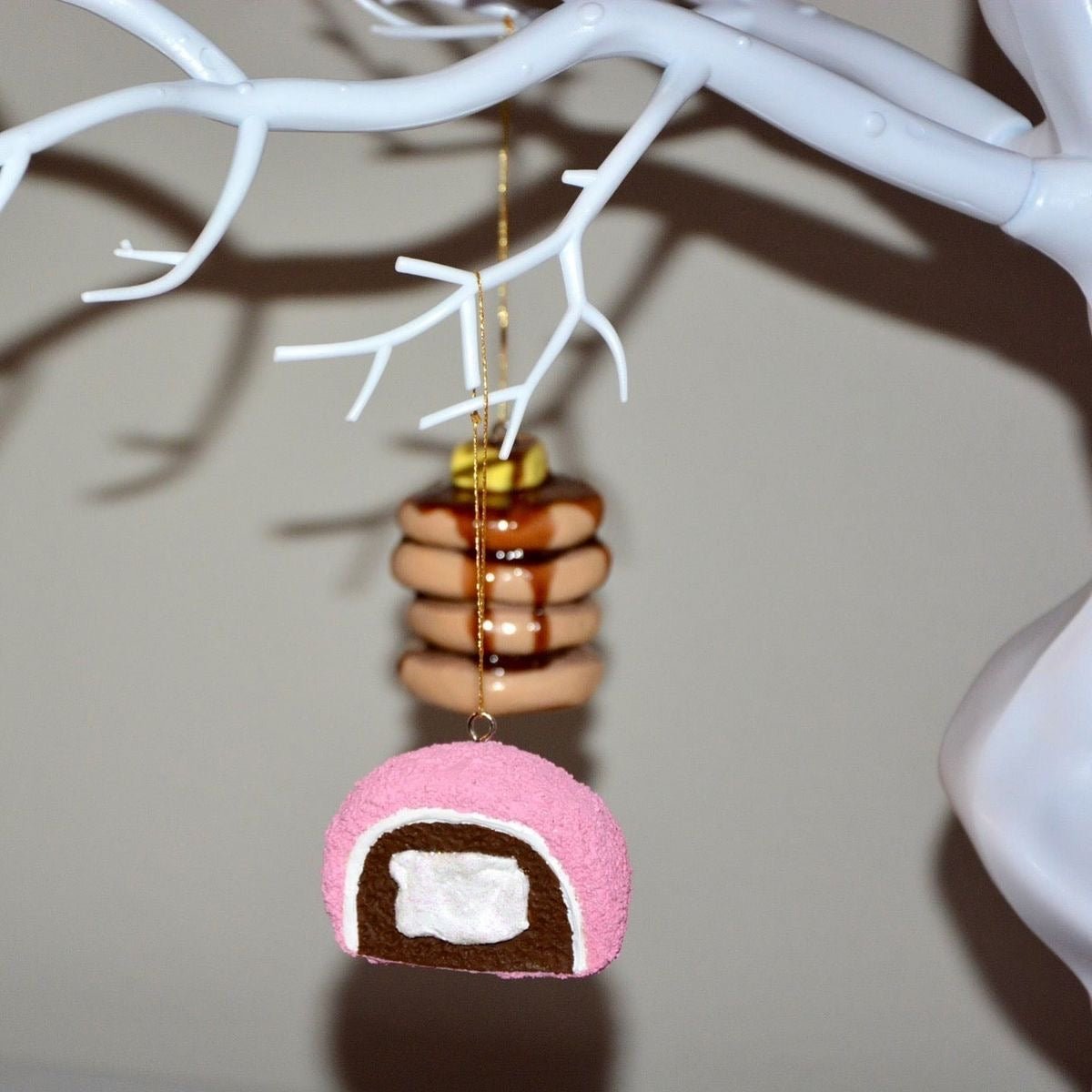 CERAMIC SNOBALL ORNAMENT - House of Savage