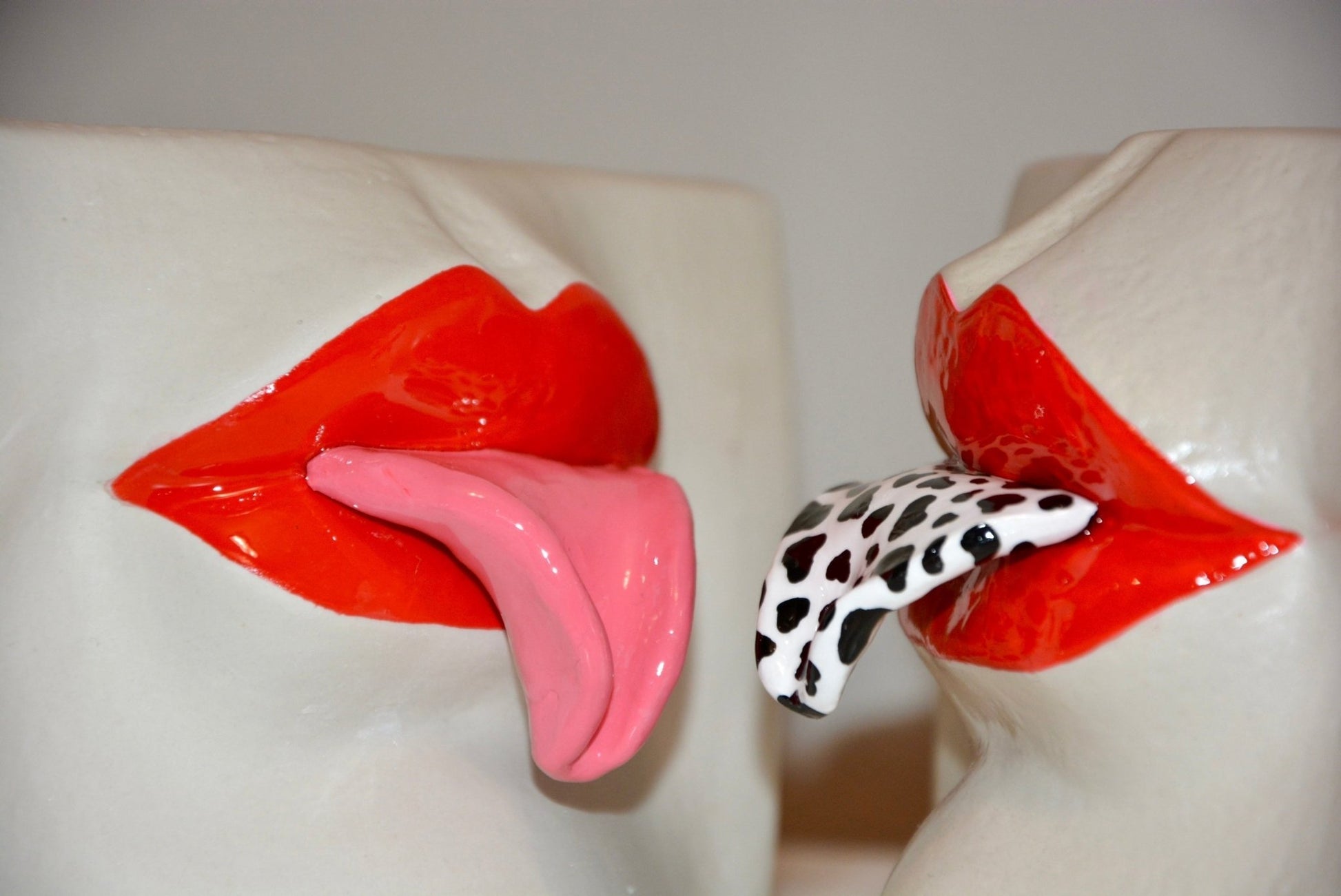 CERAMIC TONGUE - OUT VASE - House of Savage