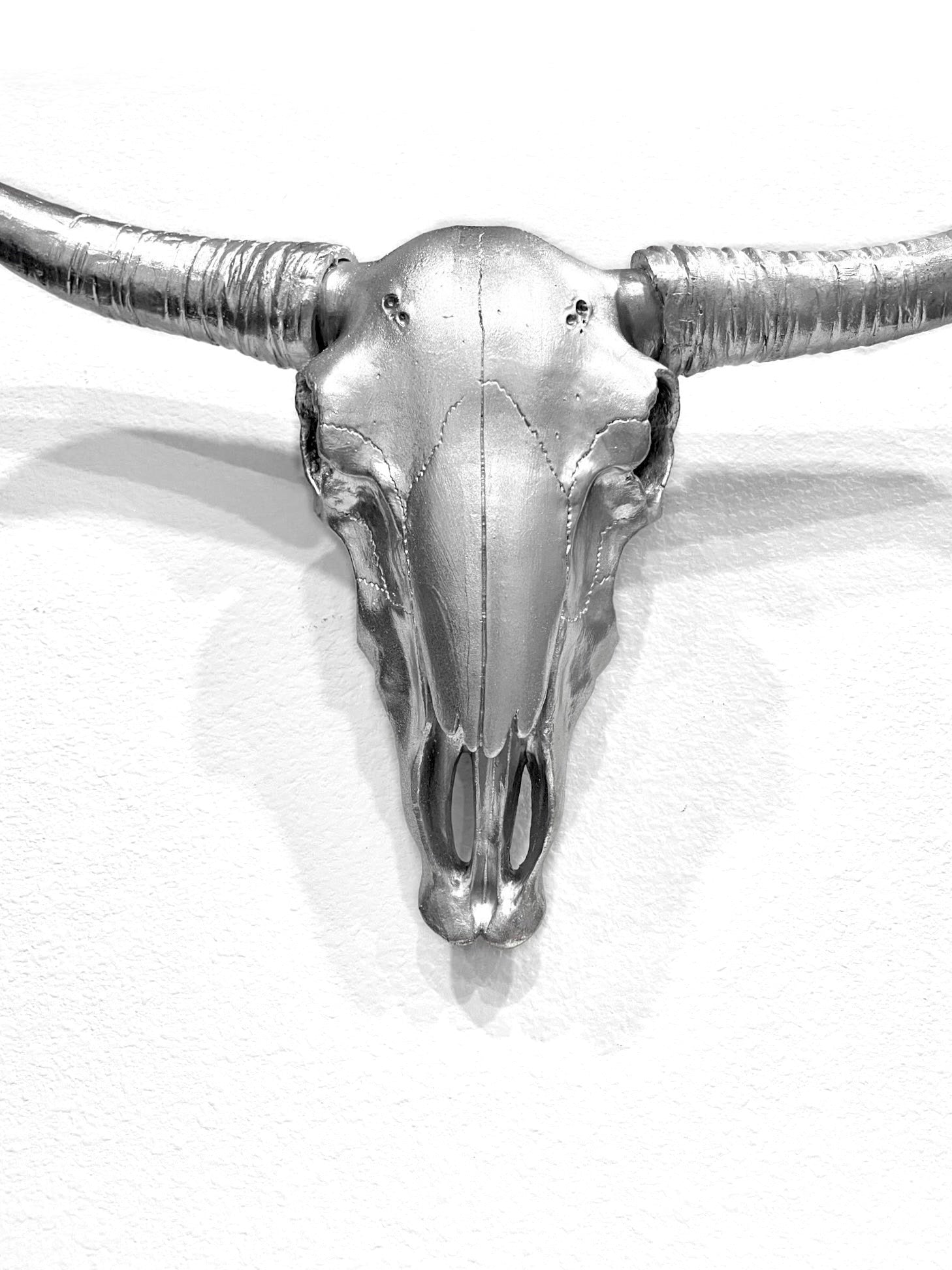 OVERSIZED METALLIC SILVER LONGHORN SKULL - House of Savage