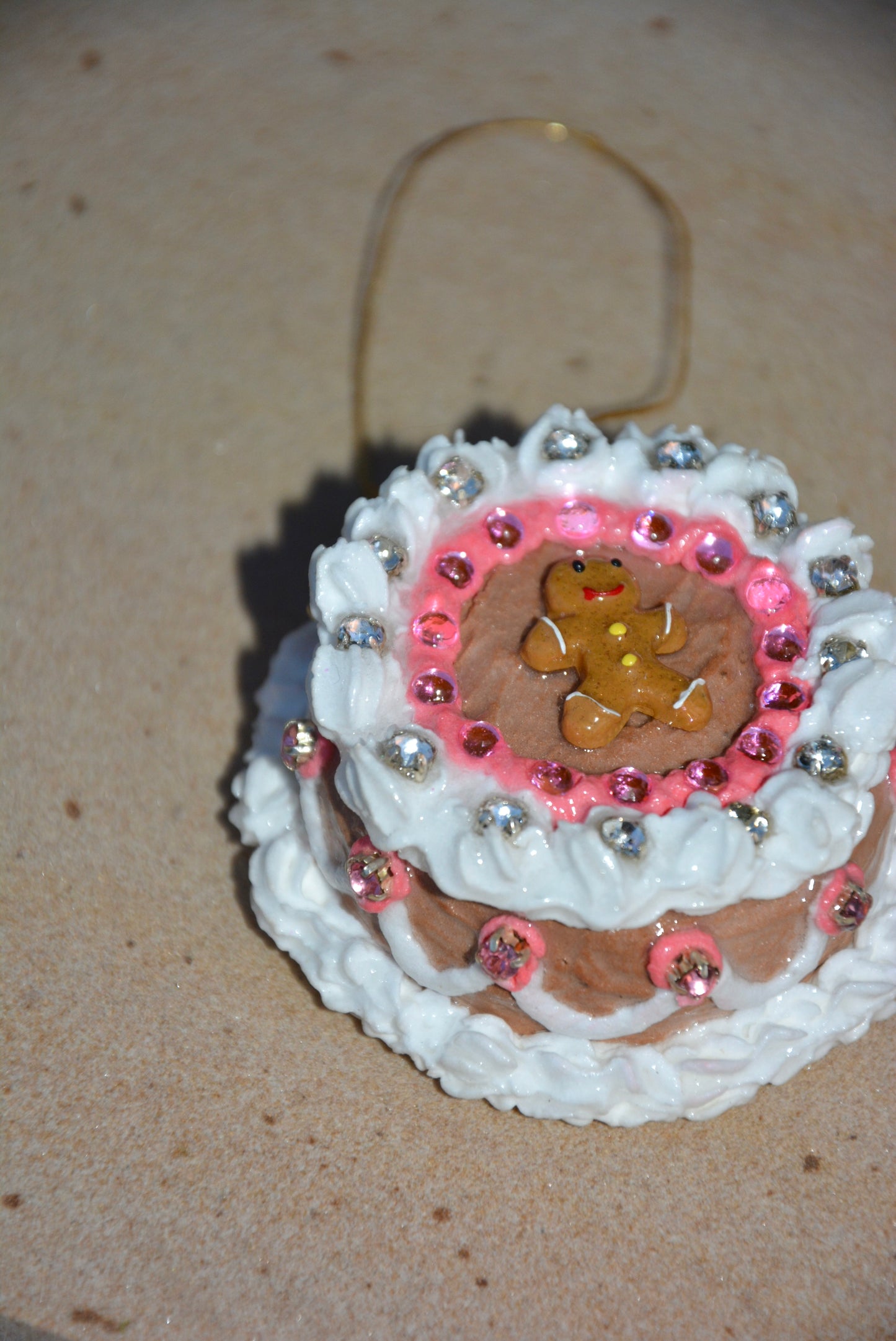 CERAMIC GINGERBREAD CAKE ORNAMENT