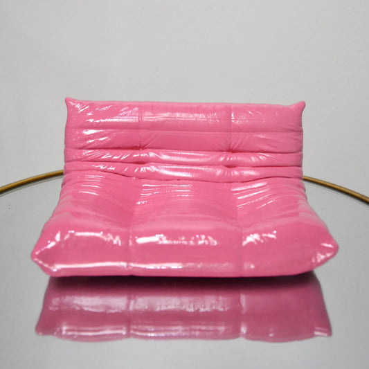 STRAWBERRY MILK TOGO LOVESEAT