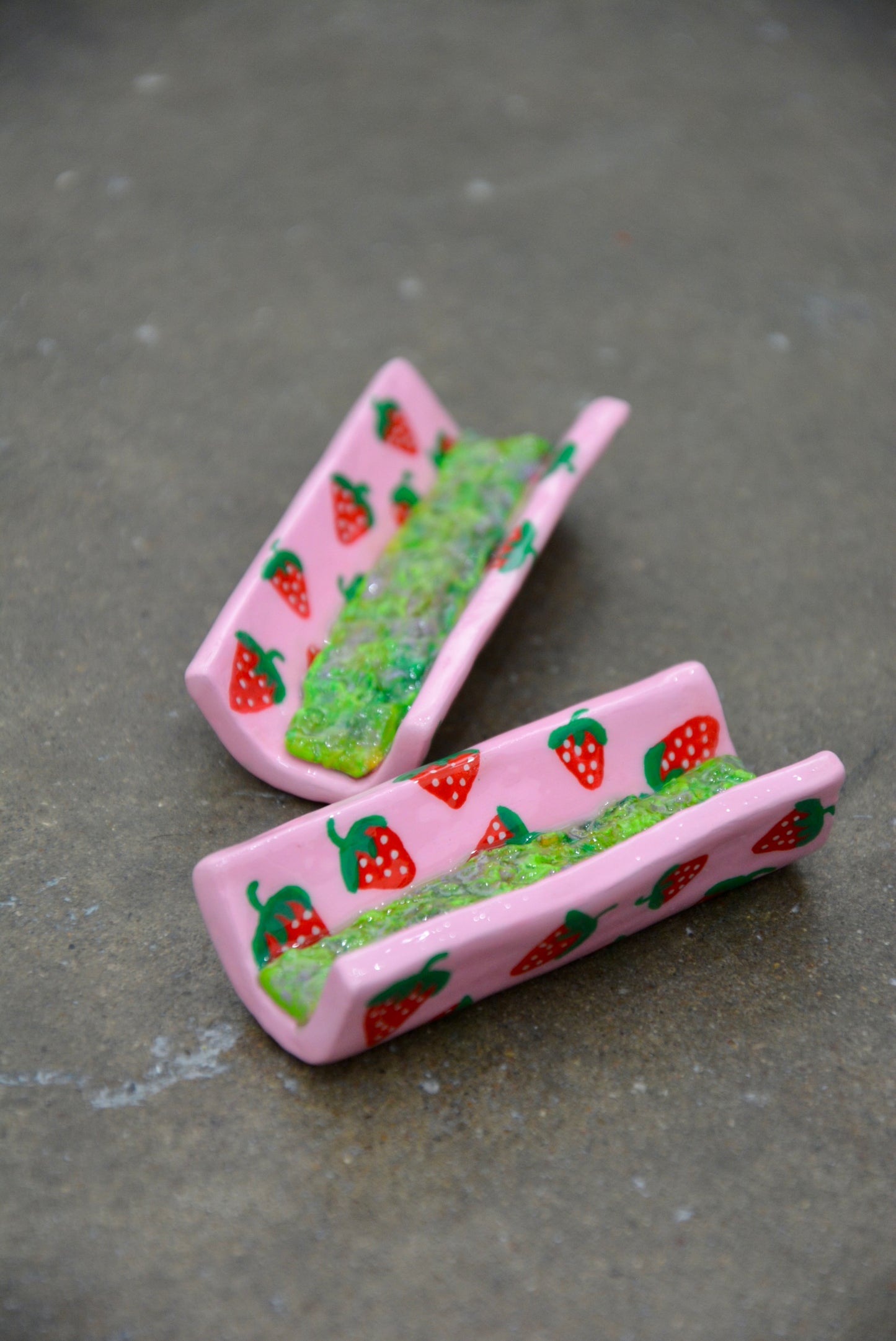 CERAMIC STRAWBERRY FIELDS “JOINT”