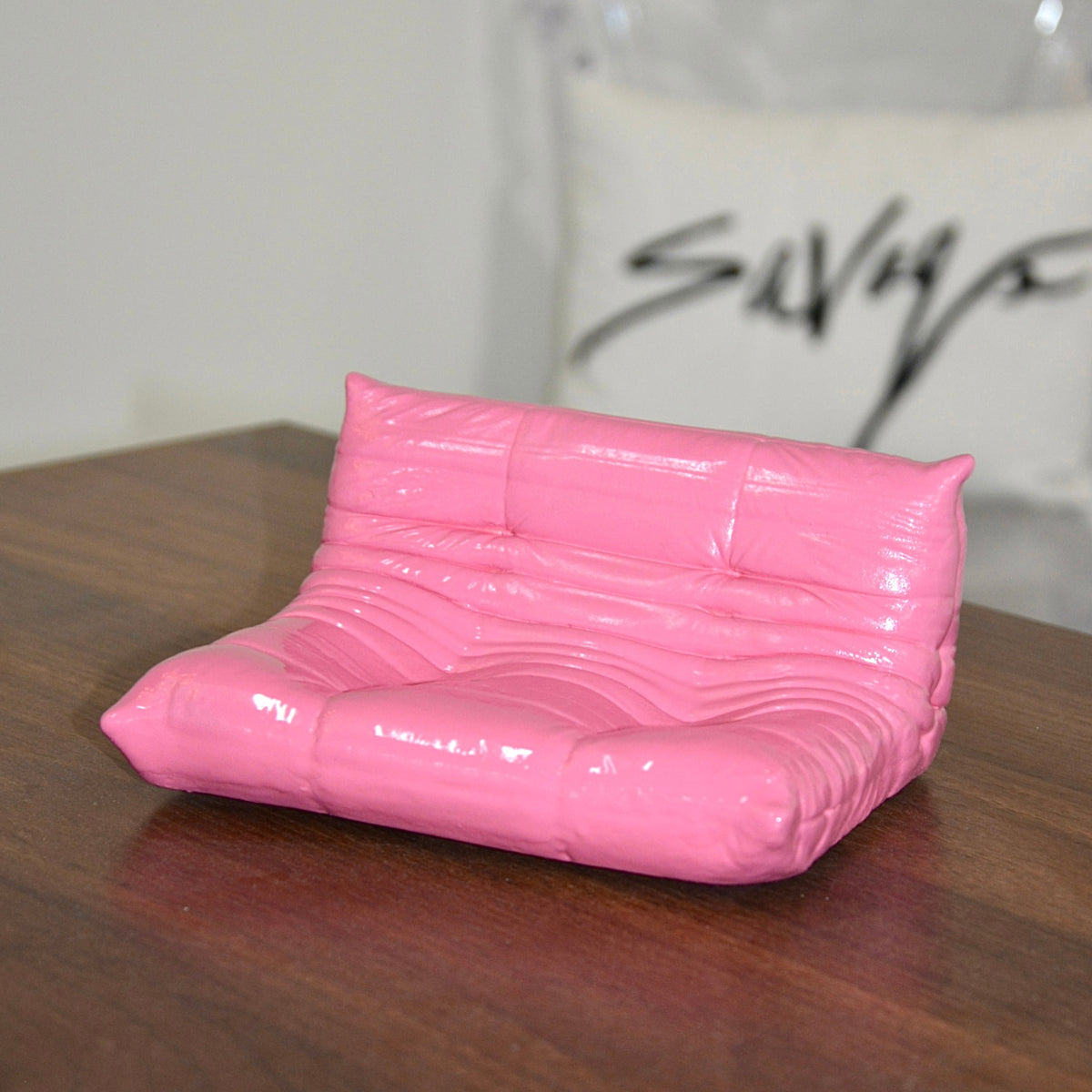 STRAWBERRY MILK TOGO LOVESEAT