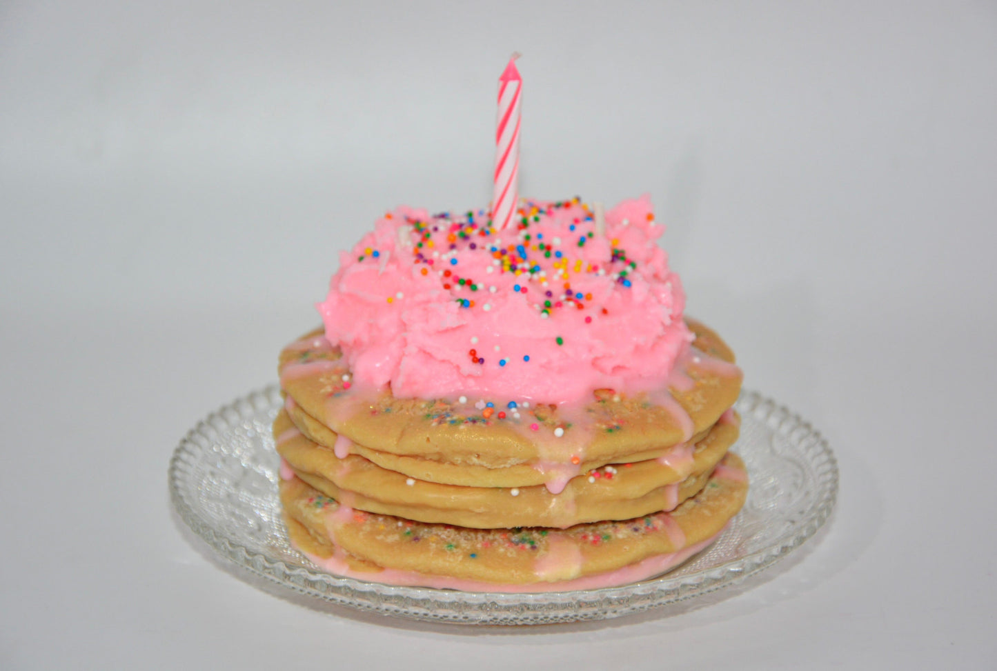 FUNFETTI STRAWBERRY MILK PANCAKE CANDLE