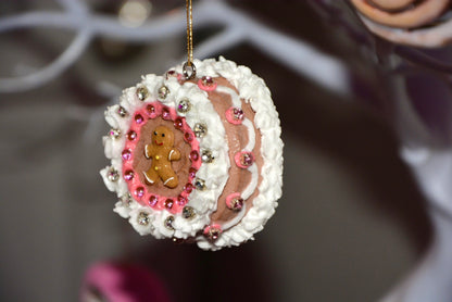 CERAMIC GINGERBREAD CAKE ORNAMENT