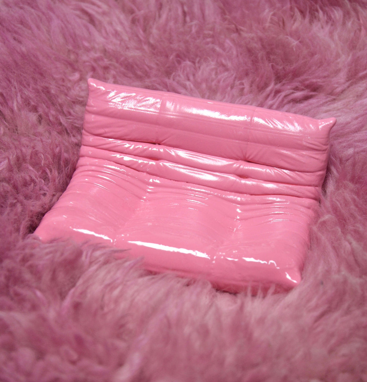 STRAWBERRY MILK TOGO LOVESEAT