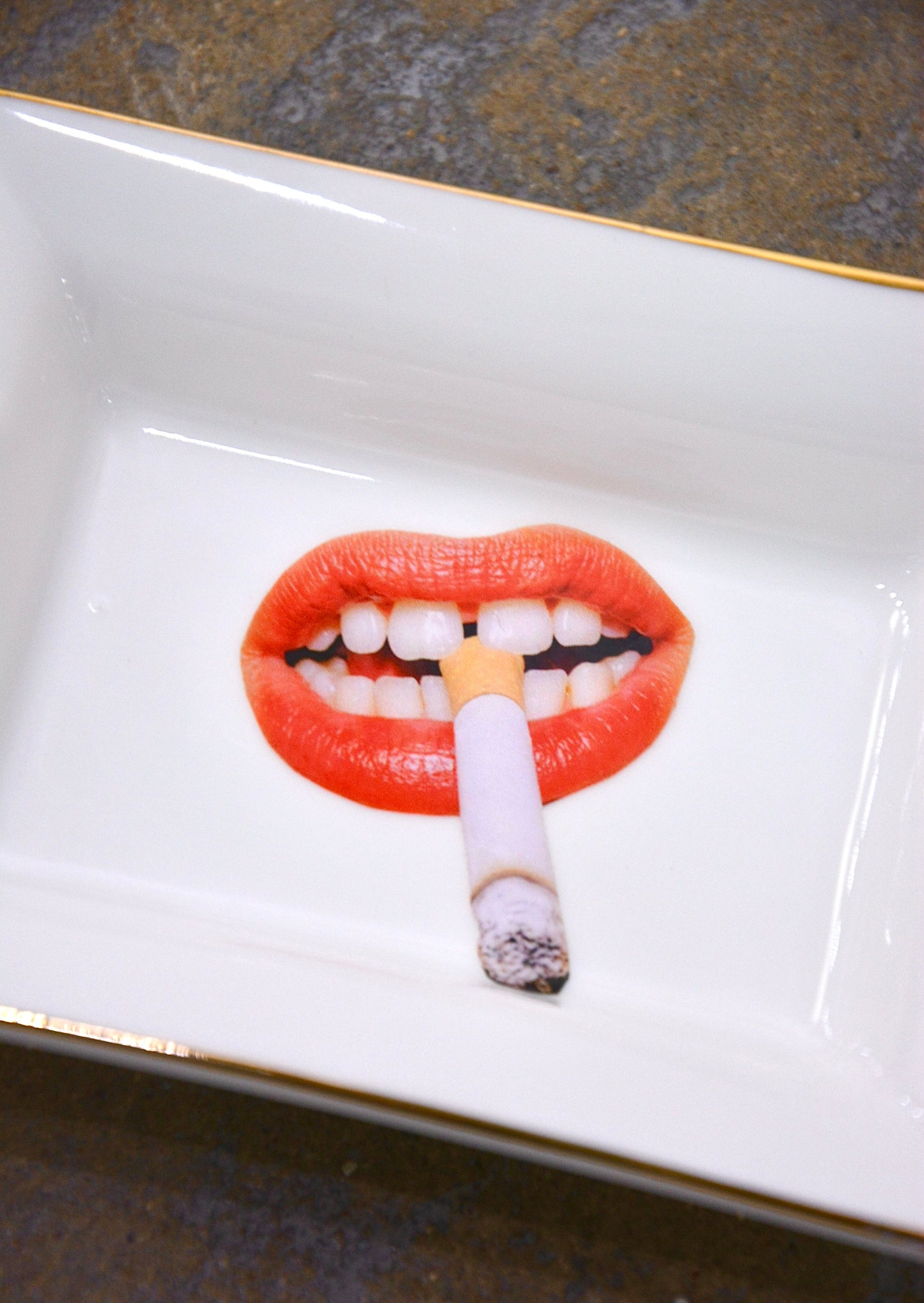SMOKING SECTION ASHTRAY