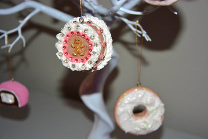 CERAMIC GINGERBREAD CAKE ORNAMENT