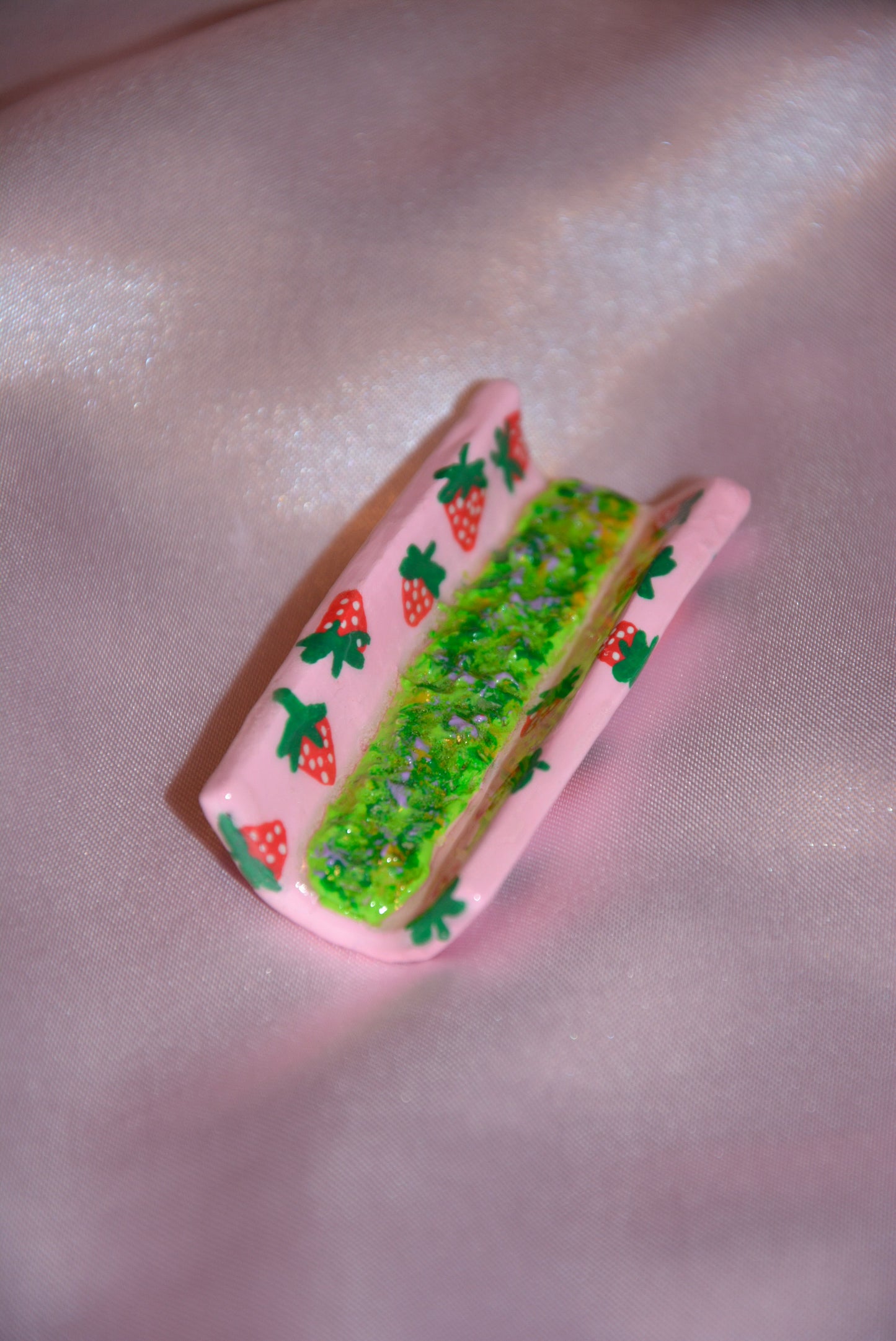 CERAMIC STRAWBERRY FIELDS “JOINT”