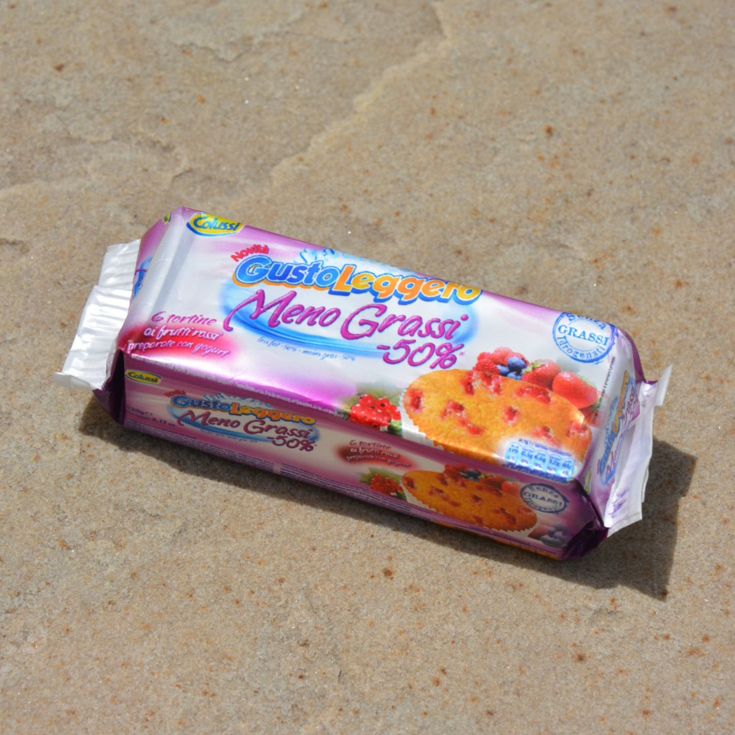 BERRY SNACK CAKE MAGNET - House of Savage
