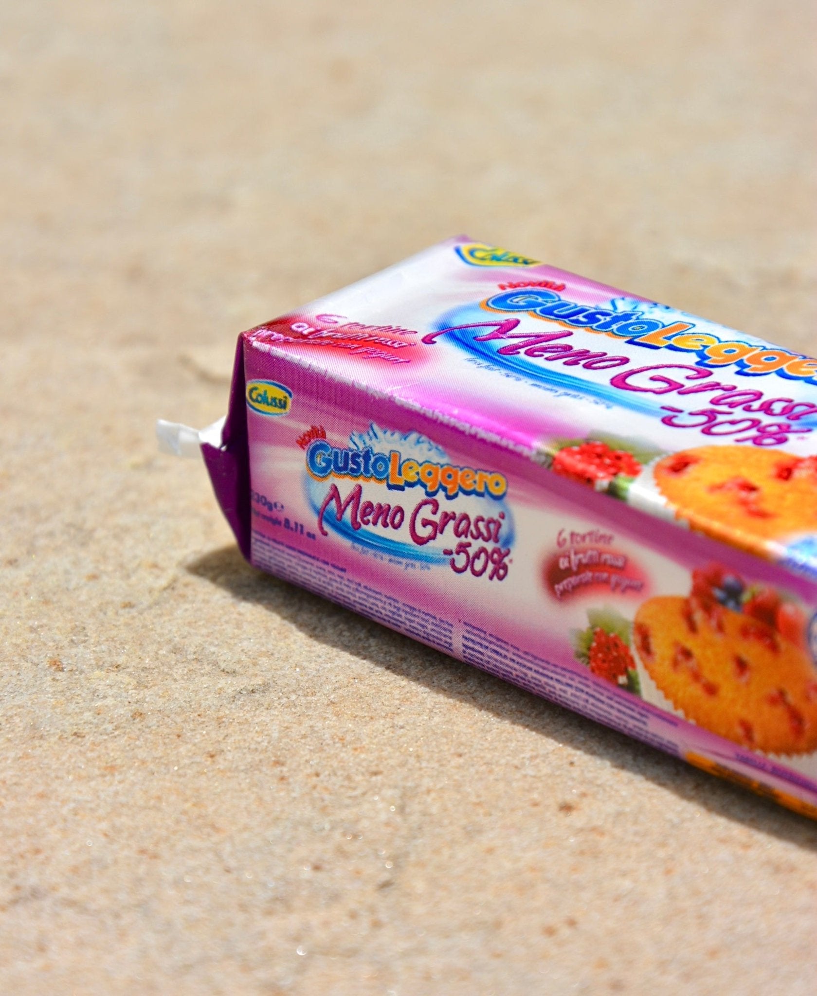 BERRY SNACK CAKE MAGNET - House of Savage