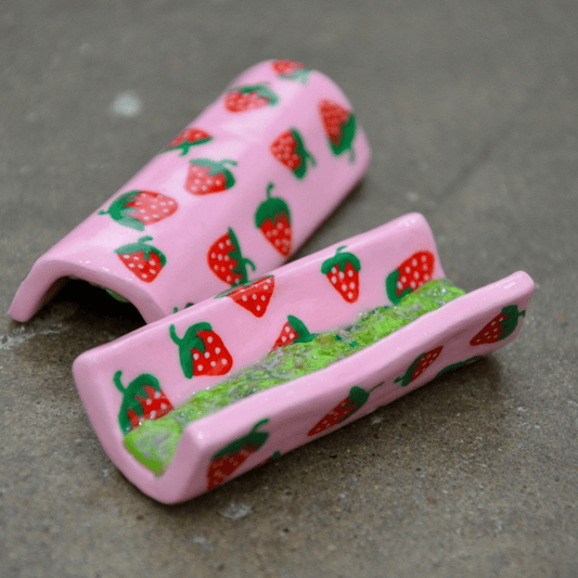 CERAMIC STRAWBERRY FIELDS “JOINT” - House of Savage