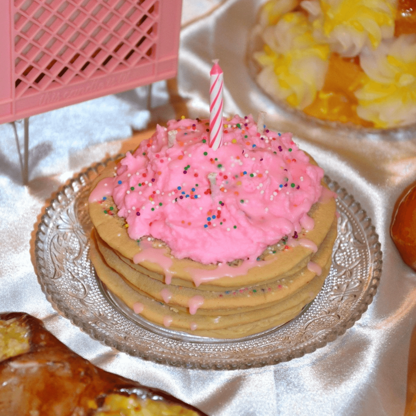 FUNFETTI STRAWBERRY MILK PANCAKE CANDLE - House of Savage