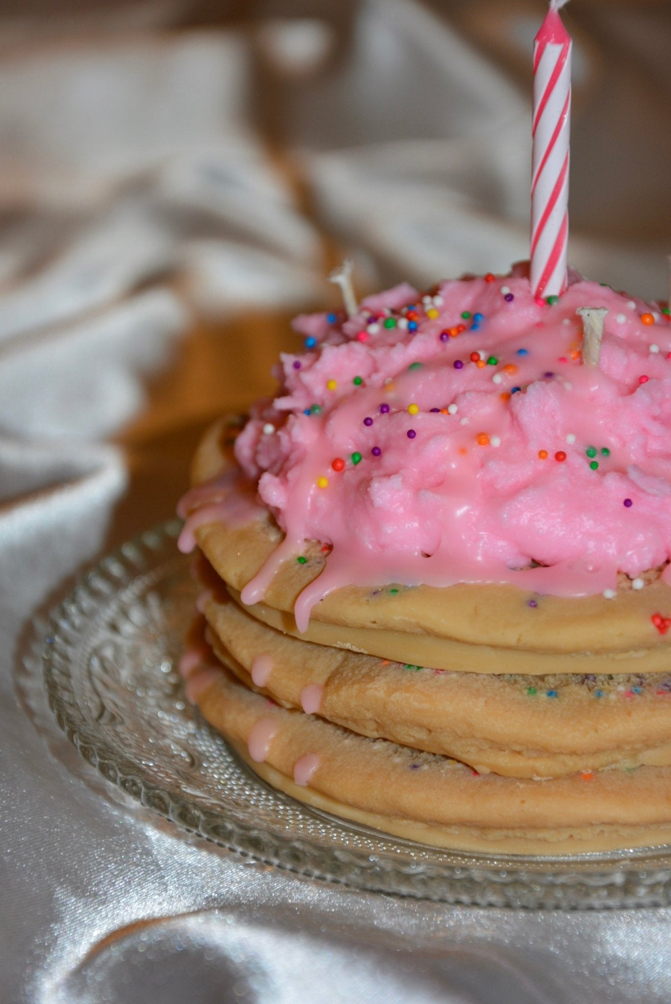 FUNFETTI STRAWBERRY MILK PANCAKE CANDLE - House of Savage