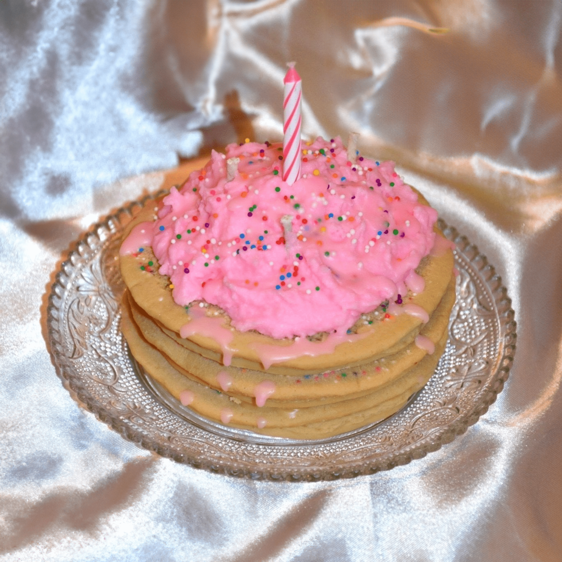 FUNFETTI STRAWBERRY MILK PANCAKE CANDLE - House of Savage