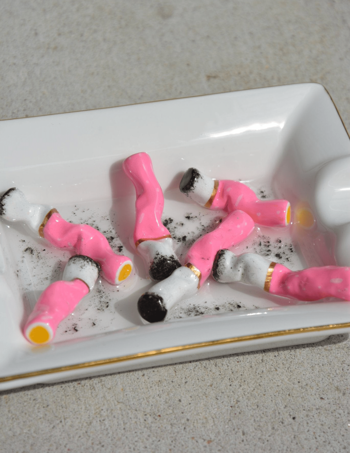 PINK PUFFS ASHTRAY - House of Savage