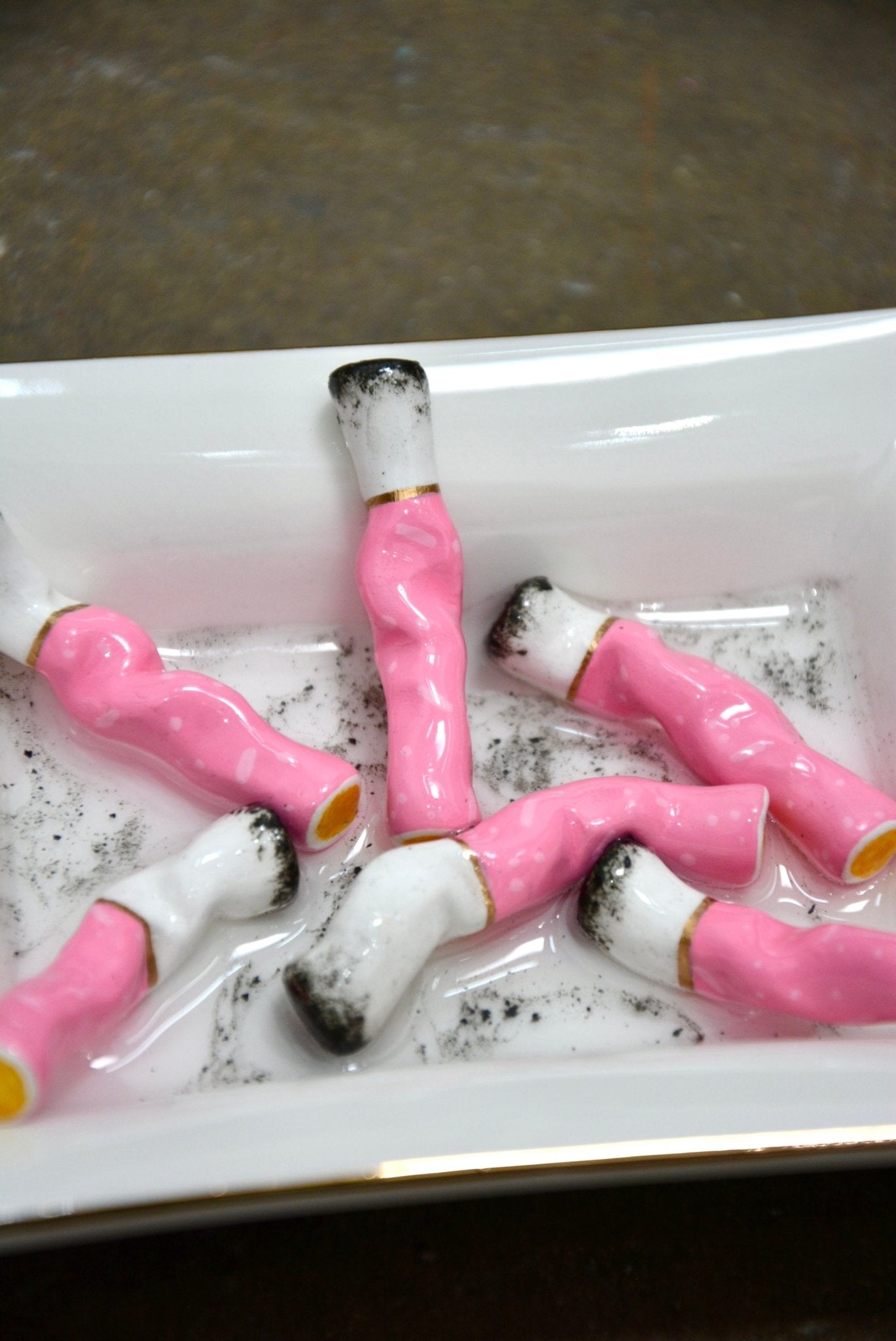 PINK PUFFS ASHTRAY - House of Savage