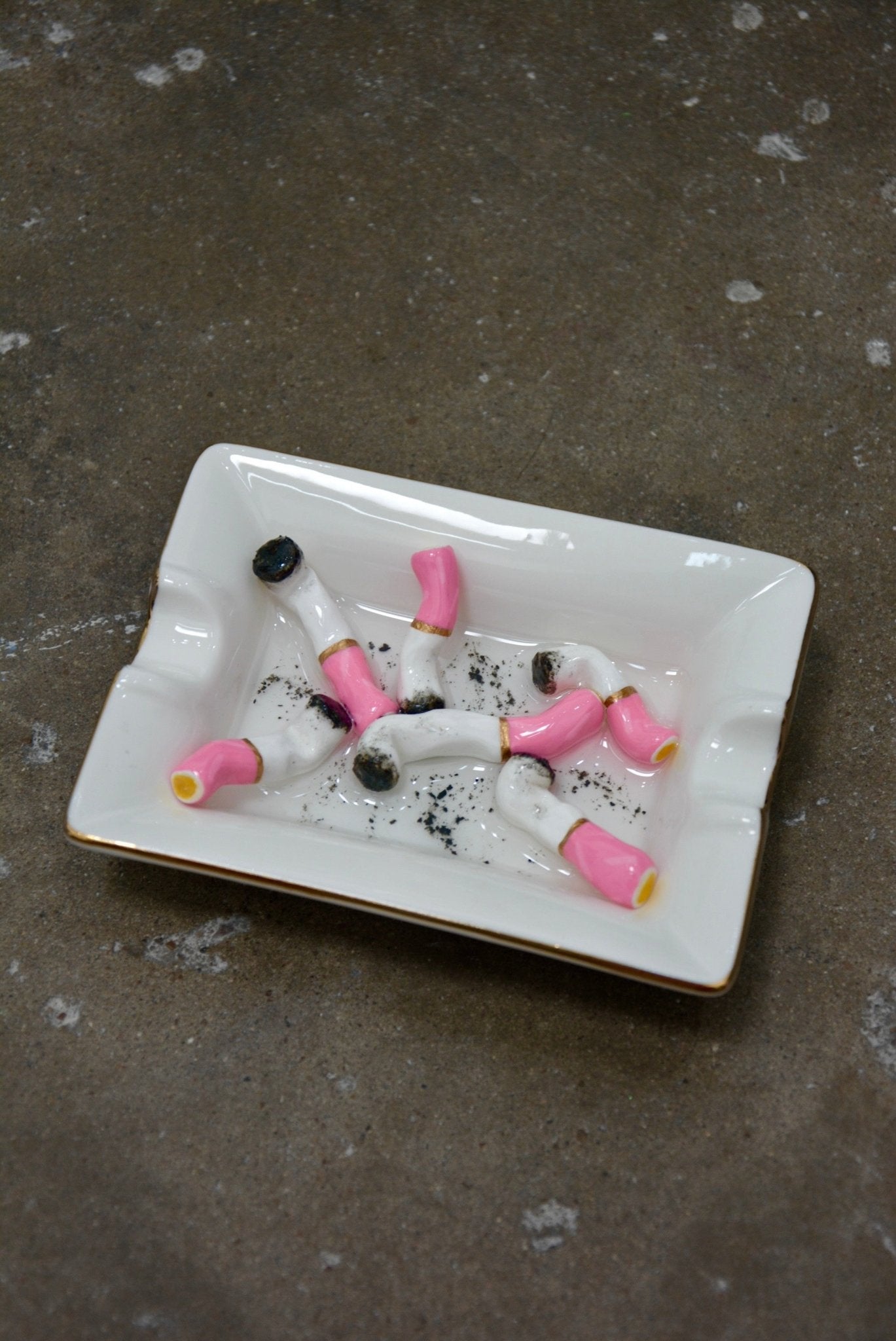 PINK PUFFS ASHTRAY - House of Savage