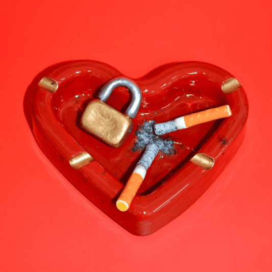 RED FLAG ASHTRAY - House of Savage