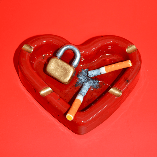 RED FLAG ASHTRAY - House of Savage