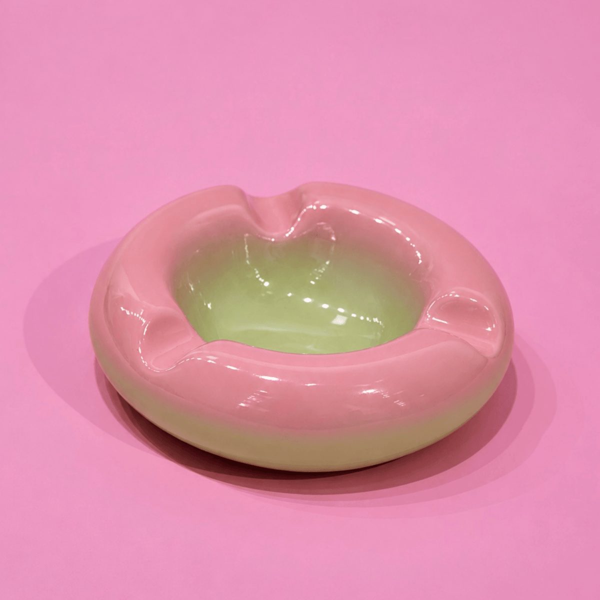 THE GLAZED DONUT ASHTRAY V2 - House of Savage